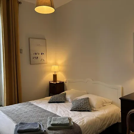 Grande Demeure Caractéristique Du Xviie Siècle, Climatisation, Draps Et Ménage Inclus - Fr-1-489-126 *